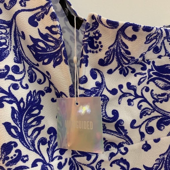 Missguided White Porcelain Print OneShoulder Dress - Picture 5 of 8